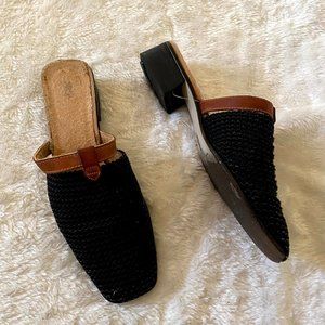 Unsisa sz: 7 1/2 Black Tan Slingblock Heeled Mules